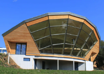 La casa que se mantiene a 20°C todo el año y no gasta electricidad