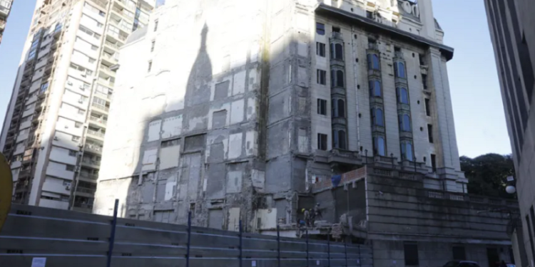 Remodelan el emblemático Plaza Hotel porteño