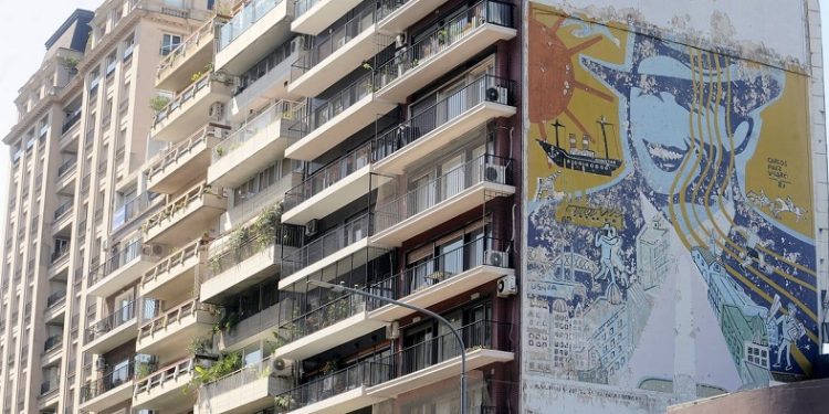 Desaparece un mural único de Carlos Páez Vilaró