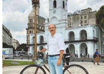 Paisajista en bici redescubre el patrimonio urbano porteño
