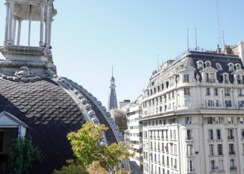 Cómo es vivir en una de las 300 cúpulas que tiene la Ciudad