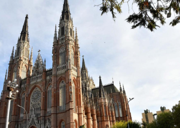 La Plata: arquitectura, polos gastronómicos e historia