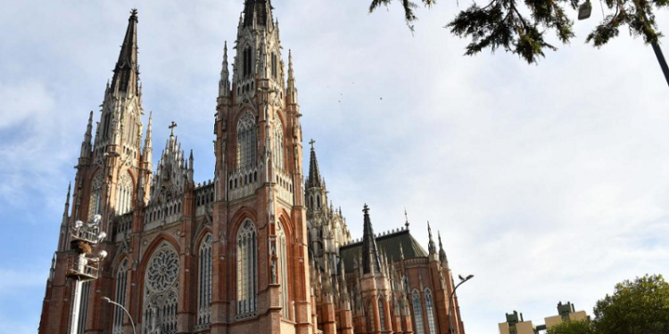 La Plata: arquitectura, polos gastronómicos e historia