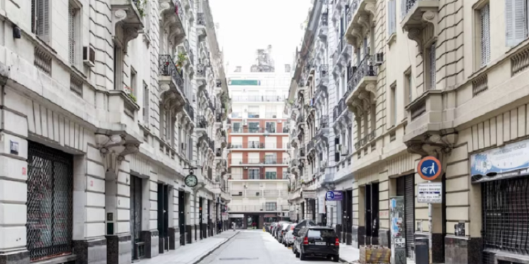 Pasaje Rivarola: única cuadra de Buenos Aires con arquitectura en espejo
