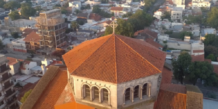 Revalorizan y realizan visitas guiadas a la torre de la parroquia Nueva Pompeya
