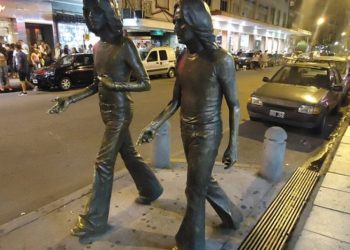 El bronce marplatense de Sui Generis