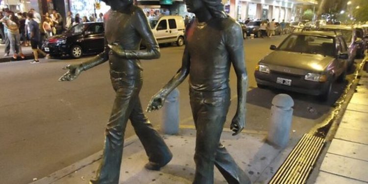 El bronce marplatense de Sui Generis