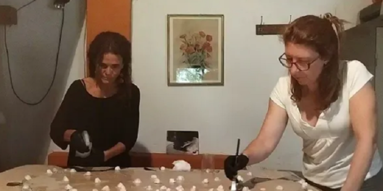 Devuelven al ingreso de La Favorita su placa de mármol original