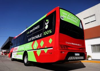 Presentaron el primer colectivo eléctrico con batería de litio en el país