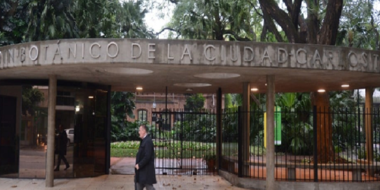 Polémica en el Botánico por construcción de baños junto a un acceso
