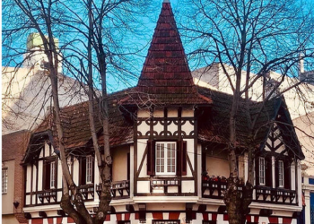 Un castillo de libros en Mar del Plata