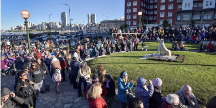 Se inauguró la plazoleta de Luro y la Costa
