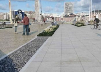 Plaza con miradores en el estacionamiento del Muelle de los Pescadores