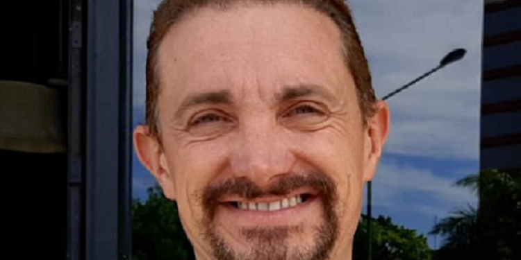 El árbol navideño del Parque Independencia de Rosario – Entrevista a Adrián D’ Alessandro