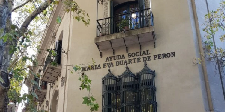 Casa Carabassa: museo, biblioteca y restaurante