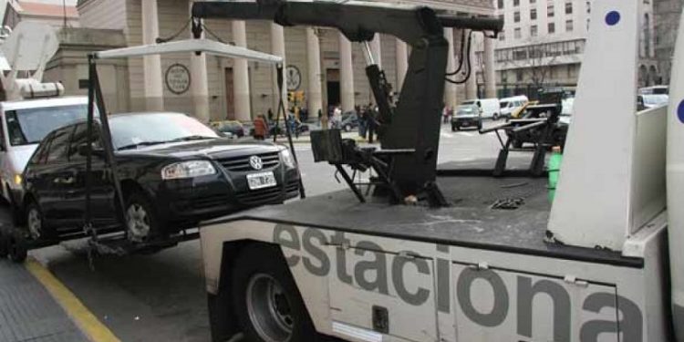 La Coalición busca anular la licitación de las grúas porteñas