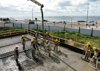 Construcción de estacionamientos subterráneos en Plaza España