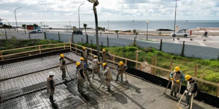 Construcción de estacionamientos subterráneos en Plaza España