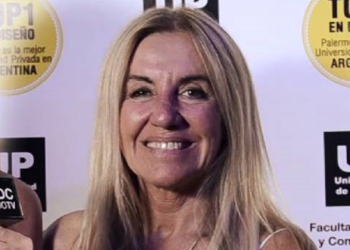 AdbA presenta en Puerto Madryn “Vuelo de regreso” – Entrevista a Adriana Piastrellini