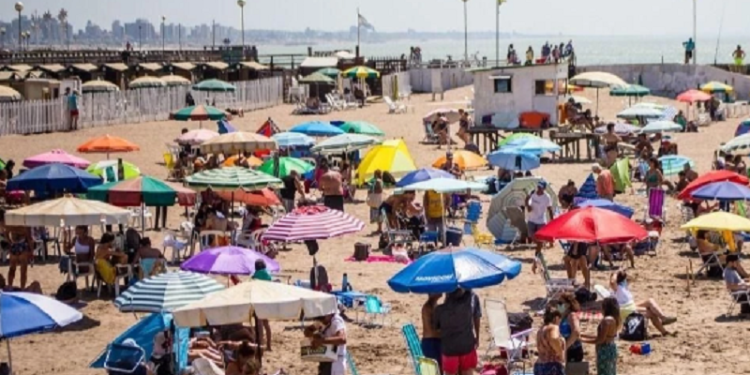 Convocan a licitación para playas públicas equipadas