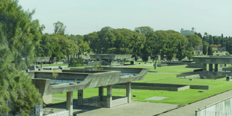 El Panteón de Ítala Fulvia Villa en la necrópolis brutalista porteña