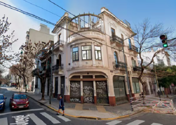 “Boquitas pintadas” en una histórica esquina porteña