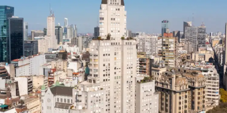 El edificio Kavanagh en un mal momento