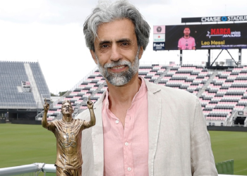 Premio Internacional a Messi hecho por escultor argentino – Entrevista a Carlos Benavídez