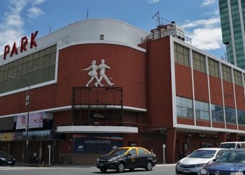 ¿El histórico Luna Park con peligro de demolición?