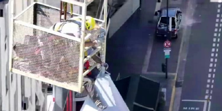 Cambiaron el pararrayos del Obelisco