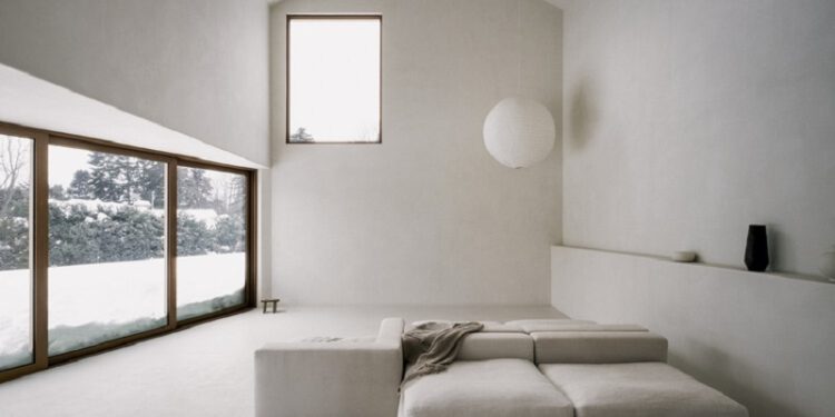 La influencia psicológica de los espacios minimalistas y maximalistas