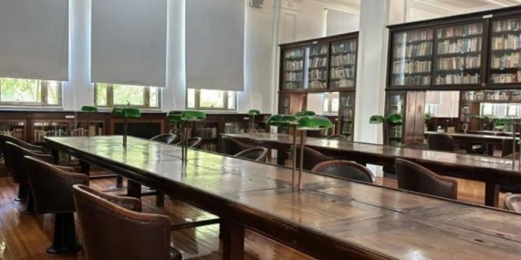 Restauraron la biblioteca del Instituto Bernasconi de Parque Patricios